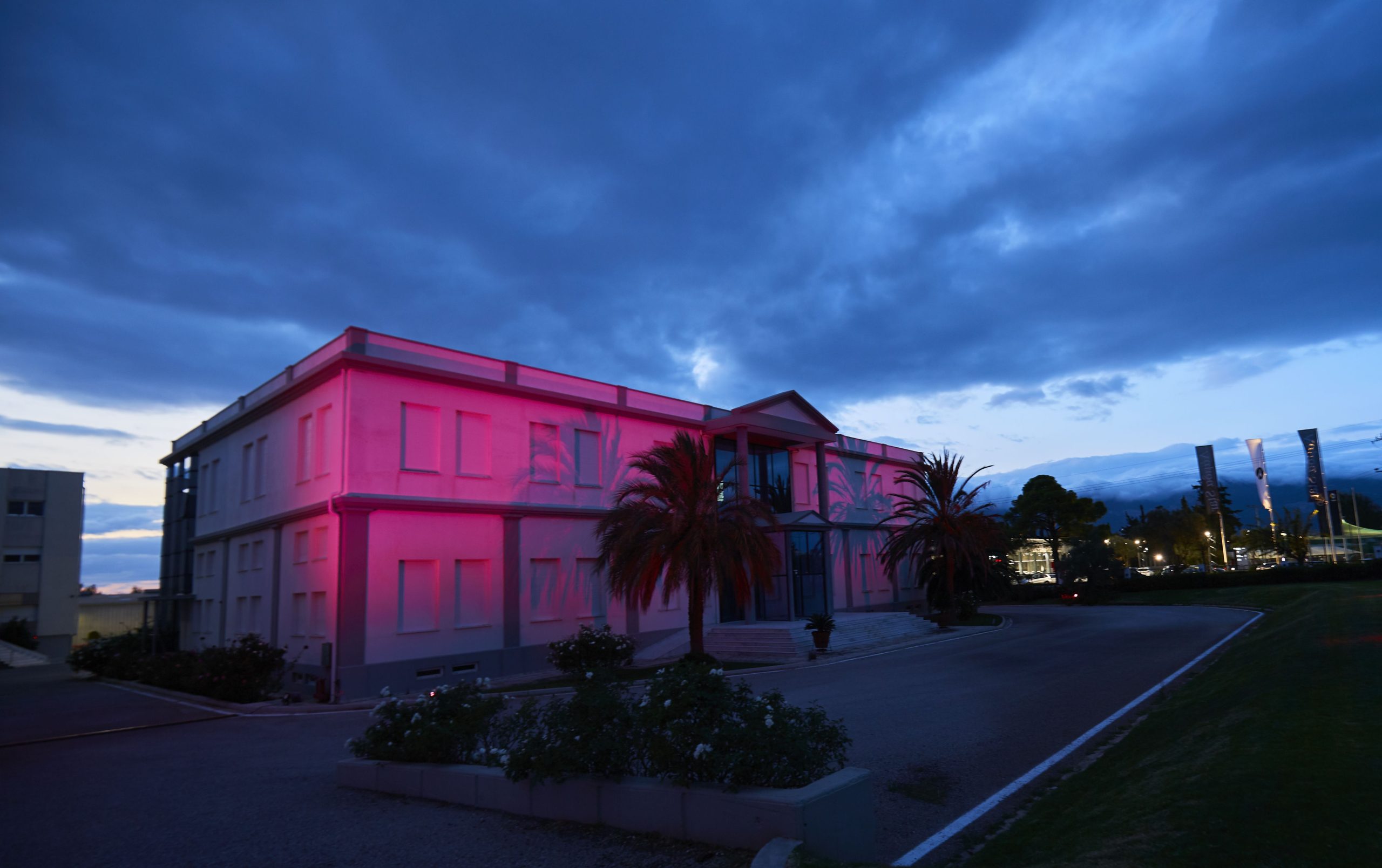 Uni-pharma & InterMed buildings, are illuminated pink – We send a strong message, against breast cancer